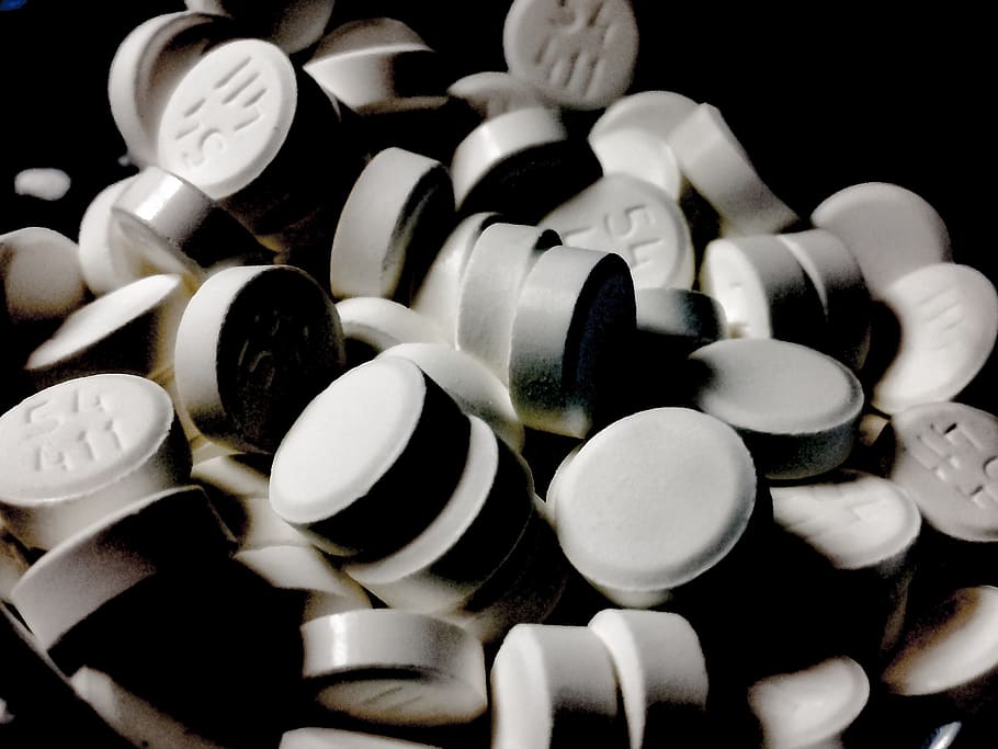up-close-pill-white-drugs