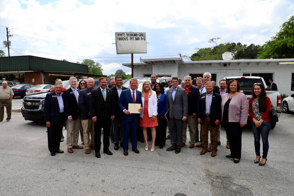 Kemp Signs Largest Income Tax Cut in State History Into Law - AllOnGeorgia