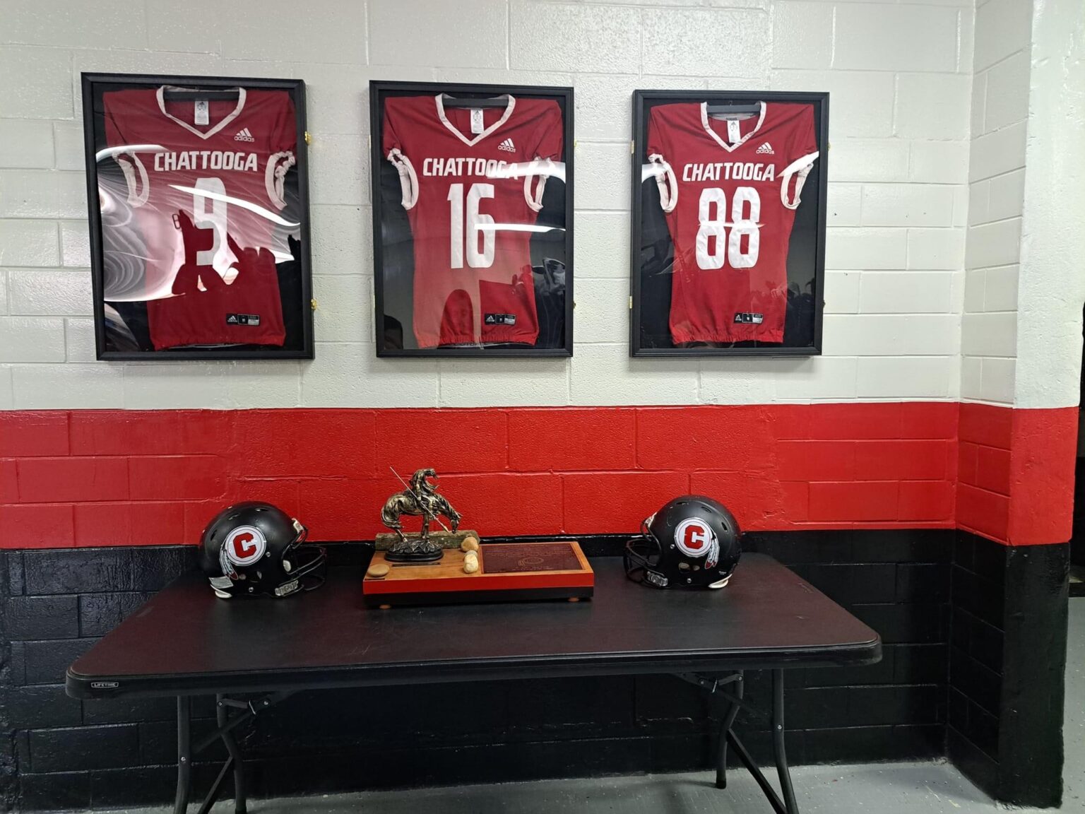 chattooga-high-school-football-pays-tribute-to-fallen-teammates